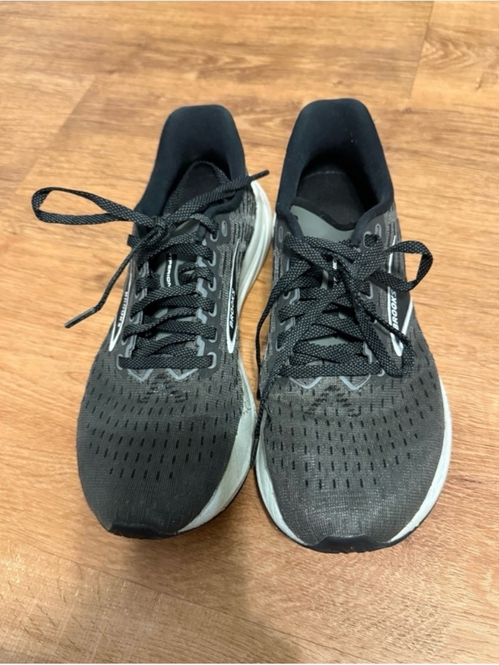 Brooks women Black/greyRunning Shoes - Lightweight Performance